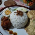 Cooksnap lina NH semasa beliau membuat Nasi Lemak Bilis Telur.