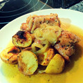 El cooksnap de Andrealeza cuando hizo Muslos de pollo y patatas al horno a las hierbas provenzales.