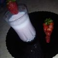 Sara Anwar 's cooksnap of when they made Strawberry shake 😍😍.