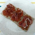 El cooksnap de Julia C. cuando hizo Canapés de jamón Ibérico y mermelada de tomate.