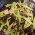 鄂小喵 的 鮮蝦木耳炒蘆筍 cooksnap