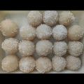 Sarika Manish Arora का कुकस्नैप जब उन्होंने कोकोनट लड्डू (Coconut Laddu recipe in Hindi) बनाया था।