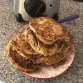 El cooksnap de lucocina cuando hizo Pancakes integrales de banana con arándanos y chispas de chocolate.