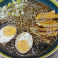 El cooksnap de ainjo cuando hizo Ramen de miso, pollo crujiente y shiitake.