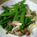 蝦米 的 甜豆炒菇 cooksnap
