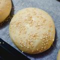 Cooksnap của Vy Chuyen khi họ làm theo món Vỏ hamburger (dùng tangzhong)