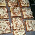 صورة من قناة أم ليلى للطبخ Kanal Um Laila Zum Kochen ، شاركها بعد تجربة وصفة بيتزا التوست السريعة 👍👍
