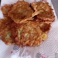 Jávori Ildikó Cooksnap-ja, amikor elkészítette a(z) Cukkini tócsni fokhagymás tejföllel receptet.