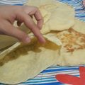 کوک اسنپ رازانی(لرستانی) بعد از امتحان کردن نان پیتا.