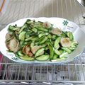 玳瑁貓 的 小黃瓜炒貢丸 cooksnap