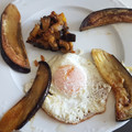 El cooksnap de Eva cuando hizo Berenjena con patatas y huevo frito de la mamá.