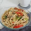 Cooksnap Rose Nani Nizah Nayan semasa beliau membuat Spagetti Aglio Olio.