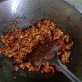 Cooksnap Mohd fauzi Zanudin semasa beliau membuat Sambal telur hancur simple.