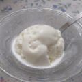 Bhumi का कुकस्नैप जब उन्होंने वनीला आईस क्रीम विथ चॉकलेट सिरप (vanilla ice cream with chocolate syrup recipe in Hindi) बनाया था।