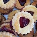 Ivánkovits Vivien Cooksnap-ja, amikor elkészítette a(z) Valentin-napi linzer receptet.