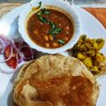 Sonal Sardesai Gautam का कुकस्नैप जब उन्होंने ढाबा स्टाइल छोले पूरी (Dhaba style chole puri recipe in hindi) बनाया था।