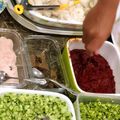 Cooksnap Sesimple Loralin semasa beliau membuat Laksam Warisan Bujang.