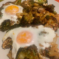 El cooksnap de Esther cuando hizo Huevos al horno con brócoli, alcachofas y bacon.