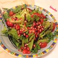 Cooksnap από kimwlos στη συνταγή Μαρουλοσαλάτα με ρόδι και γλυκόξινη σως