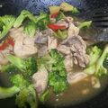 Cooksnap ainie munchininie semasa beliau membuat Ayam masak Halia SimpleDimple.