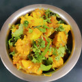 Laju Gehani's cooksnap of when they made Quick Aloo Gobhi Dry Curry.