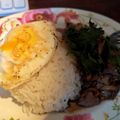 รูป Cooksnap ของ weerayut hanklar เมื่อเขาทำ ข้าวเนื้อทอดกระเทียมพริกไทย