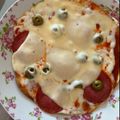 Cooksnap de Gustavo Silva quando cozinhou Pizza de tortilha de salame e queijo.