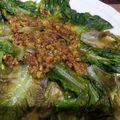 Cooksnap Hajar Cicero semasa beliau membuat Romaine lettuce with garlic.