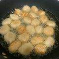 Cooksnap Alif Nasir semasa beliau membuat Cucur Manis.