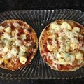 Avani Parmar's cooksnap of when they made મીની ભાખરી પીઝા (Mini Bhakhri pizza recipe in Gujarati).