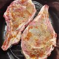 Cooksnap από Δέσποινα Καρπούζα στη συνταγή Μοσχαρίσιες μπριζόλες στη γάστρα