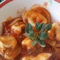 El cooksnap de marion cuando hizo Tortelinis artesanal con carne en salsa napolitana y pesto.