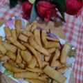 Arvinder kaur का कुकस्नैप जब उन्होंने नमकीन मसाला मठरी स्टिक (Namkeen Masala mathri stick recipe in Hindi) बनाया था।