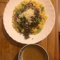 Sophie V.'s cooksnap of when they made Hörnli mit Gehacktem und Apfelmus.