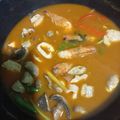 Cooksnap Siti Hazah Othman semasa beliau membuat Tomyam Campur (udang, sotong dan ayam).