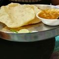 Bhavya food and snacks vlog का कुकस्नैप जब उन्होंने छोले भटूरे (choke bhature recipe in Hindi) बनाया था।