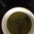 Cooksnap Ola.alO z czasów, kiedy przygotował Krem ze szparagów z tostowanymi płatkami migdałowymi.