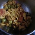 Rashmi का कुकस्नैप जब उन्होंने फूलगोभी आलू की सब्जी(full gobhi aloo ki sabji recipe in hindi) बनाया था।