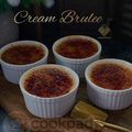 Cooksnap Aznie Khasri semasa beliau membuat Crème brulée.