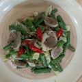 Cooksnap dari Rayyan Wdiatmoko untuk resep Tumis kol, kacang panjang, bakso, pedas gurih
