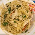 รูป Cooksnap ของ Maneekan Hin-orn เมื่อเขาทำ สปาเก็ตตี้ กะเพราไก่