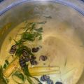 Cooksnap Aiman Samadi semasa beliau membuat Siput sedut lemak cili api.