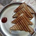 vidhi gupta का कुकस्नैप जब उन्होंने मेयो सैंडविच (mayo sandwich recipe in Hindi) बनाया था।