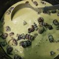 Cooksnap Khairunisa Abu Bakar semasa beliau membuat Siput Sedut Masak Lemak Cili Api.
