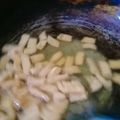 Lakshmi dua का कुकस्नैप जब उन्होंने चावल के कुरकुरे नमक पारे(chawal ke kurkure namak pare recipe in hindi) बनाया था।