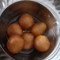 Tanya Mehta 's cooksnap of when they made Gulab Jamun.