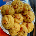Anupama Maheshwari का कुकस्नैप जब उन्होंने रवा(सूजी) वेज मसाला इडली (Rava /suji veg masala idli recipe in Hindi) बनाया था।