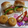 Vimmi Bhatia's cooksnap of when they made Batata vada.