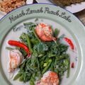 Cooksnap Mamamikael Oven semasa beliau membuat Masak lemak pucuk labu.