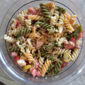 El cooksnap de José Javier Garcia cuando hizo Ensalada de pasta con gambas al ajillo, atún y surimi.